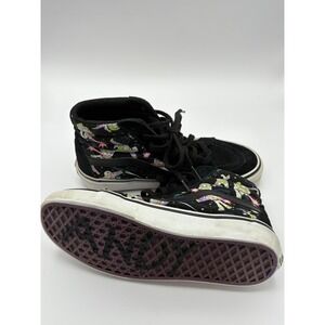 Black High-Top Women's Skate Sneakers with Floral Rocket Print